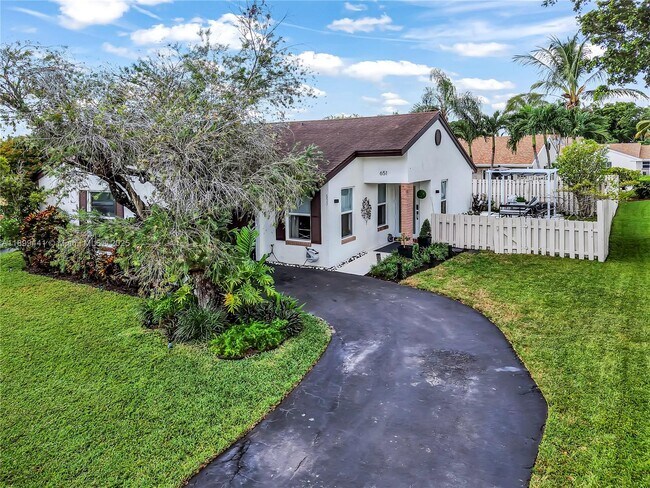 Building Photo - 651 Shiloh Terrace