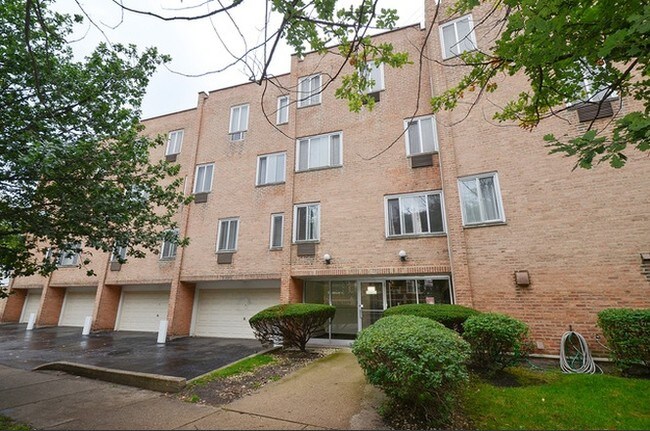 Building Photo - 777 HinmanUnit 23