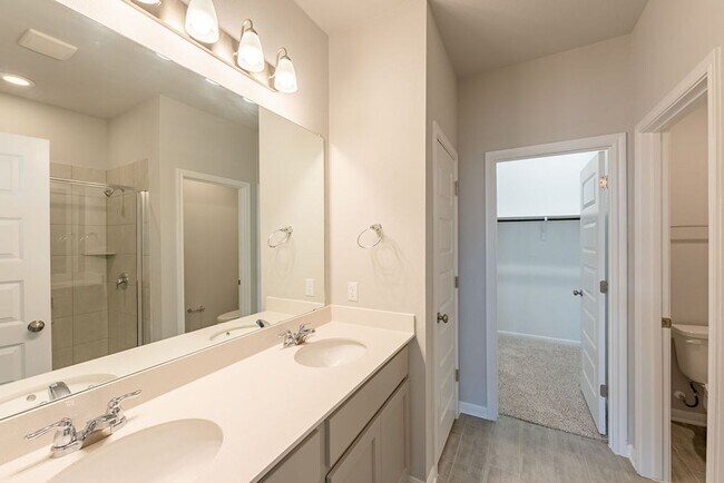 Building Photo - Beautiful New 4 bed, 2 bath home in Buda!