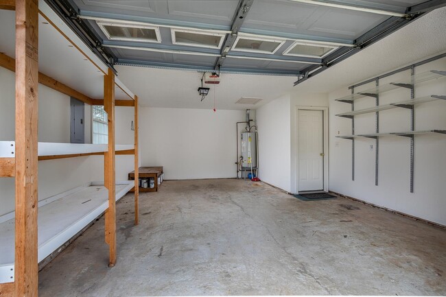 Building Photo - Nice Home in Fletcher!