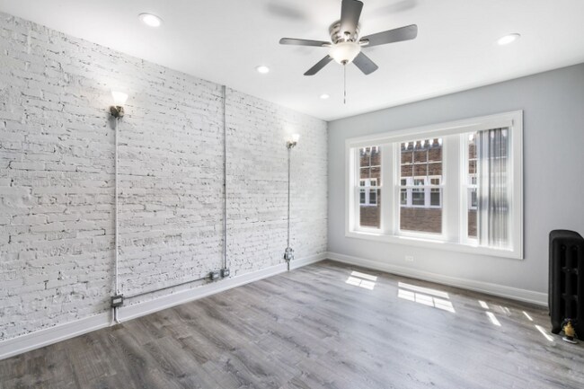 Building Photo - 6954 N Wolcott Ave