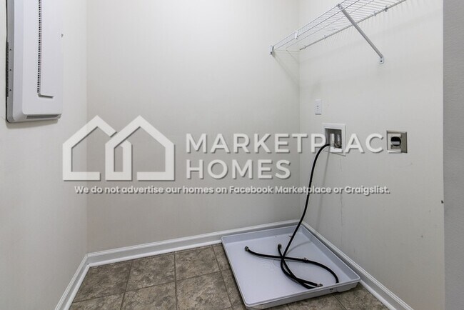 Building Photo - 433 Stonefield Cir