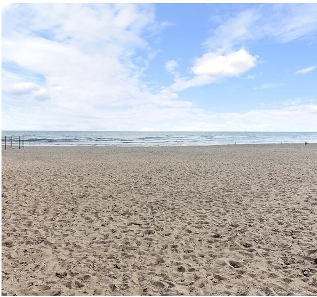 Building Photo - 1127 W Farwell Ave