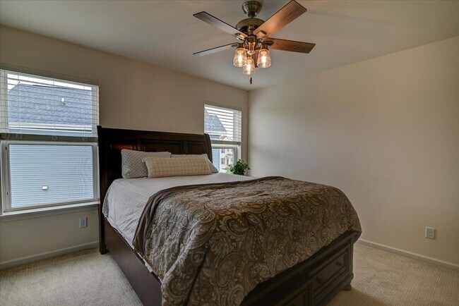 Building Photo - 2583 Dogwood Ln