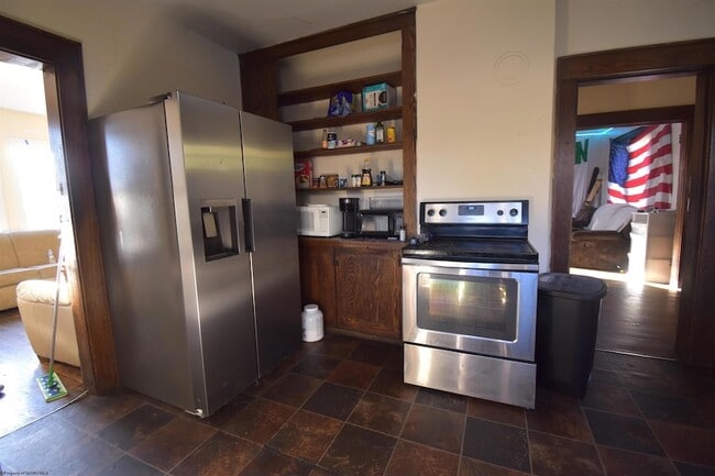 Building Photo - 678 Spruce St