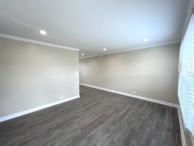 Building Photo - 206 Raupp Blvd