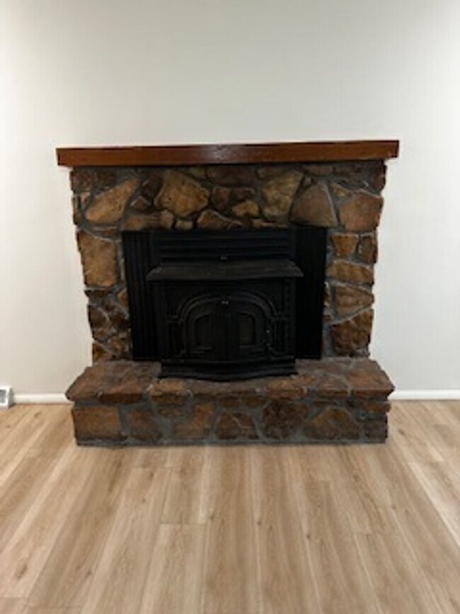 Building Photo - Fully Remodeled Home!