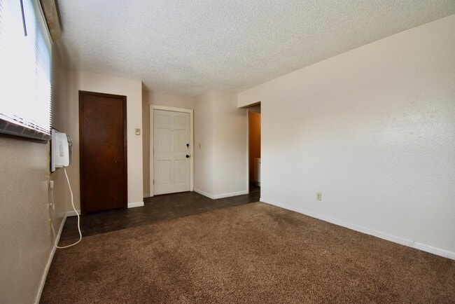 Building Photo - 803 8th St N