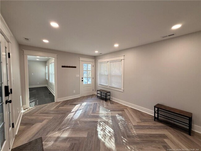 Building Photo - 1610 N Stonegate Dr