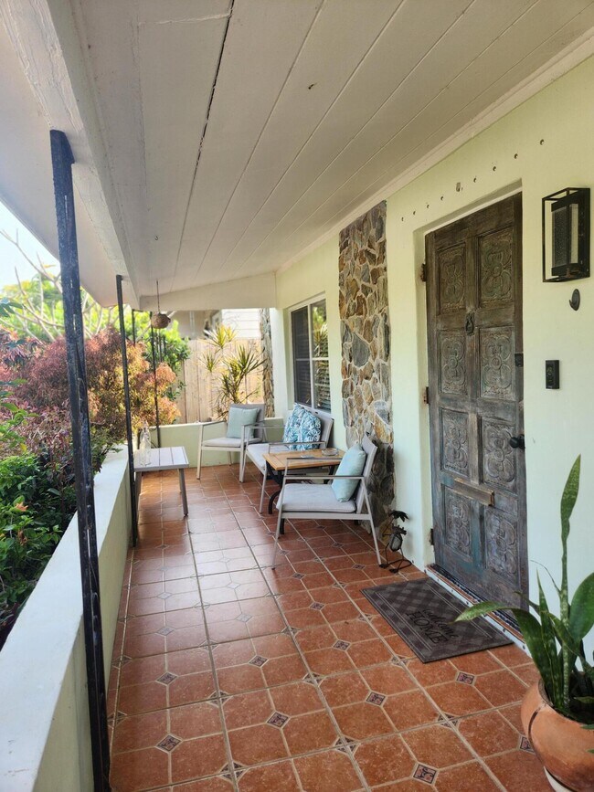 Building Photo - 1219 N M St