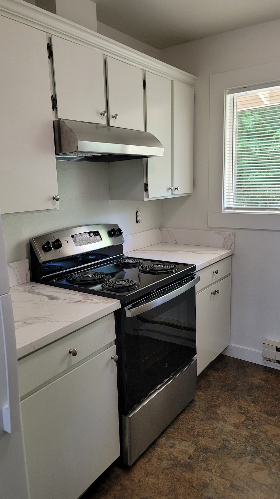 Kitchen - 110 SE Vista Ave