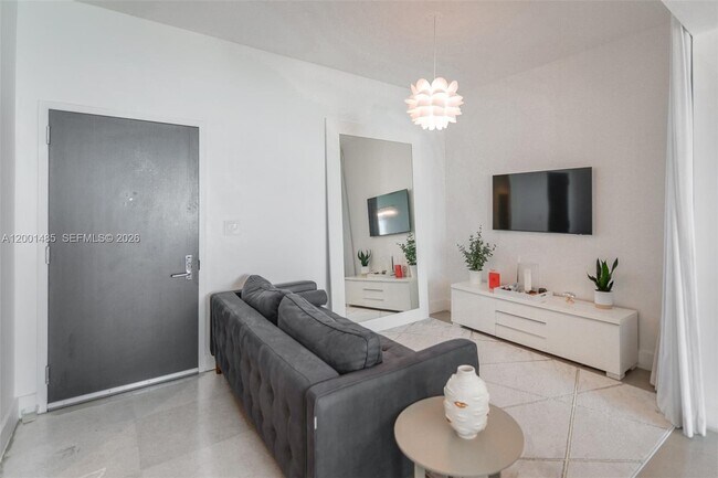 Building Photo - 900 Biscayne Blvd