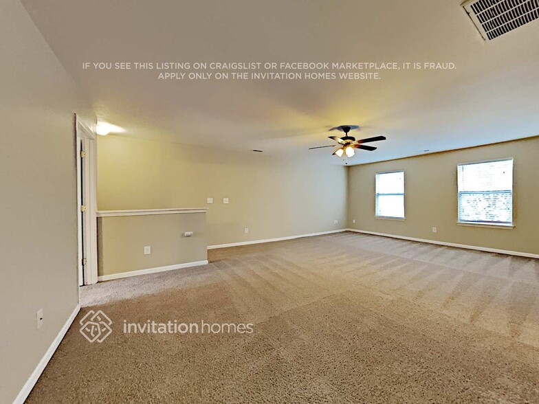 Building Photo - 8133 Chatham Oaks Dr