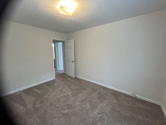 Building Photo - 3BD 2 BA HOME FOR RENT NEXT TO ALGOOD SCHOOLS