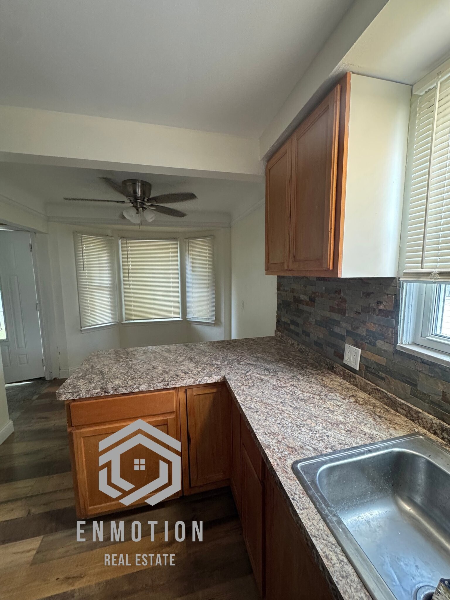 Building Photo - 18948 Winthrop St