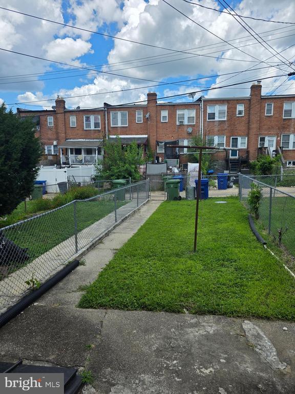 Building Photo - 814 E Cold Spring Ln