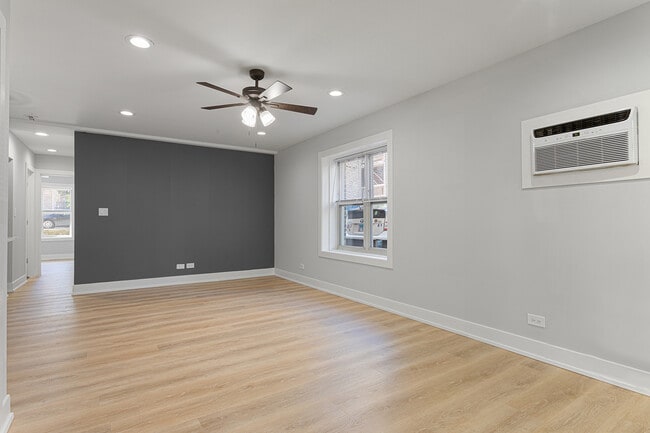 Building Photo - 1303 W Estes Ave