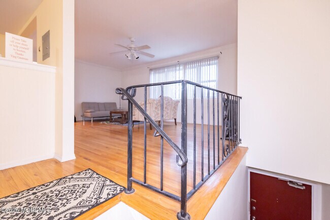 Building Photo - 187 Evergreen Rd