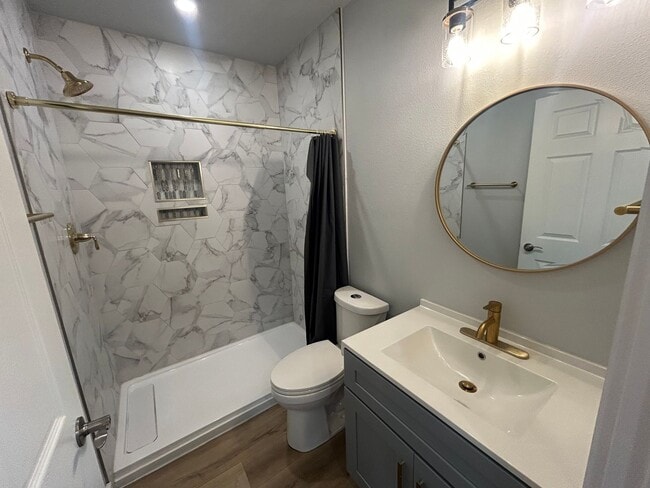 Building Photo - Private, Quiet HOME 1 bd 1 bath w/ garage ...