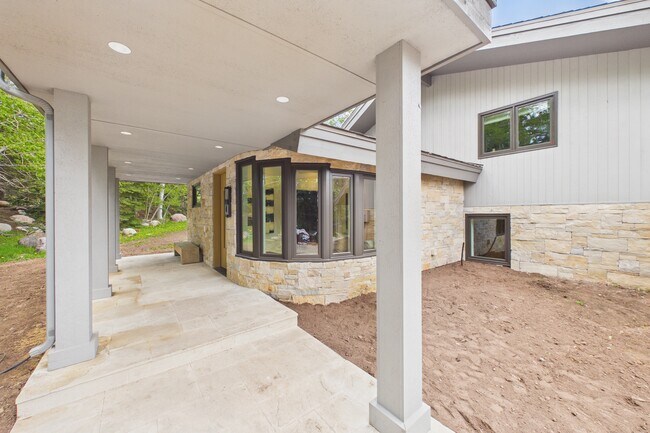 Building Photo - 45 Glen Eagles Rd