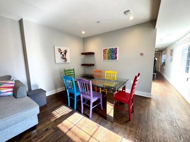 Building Photo - 1012-14 S Randolph St