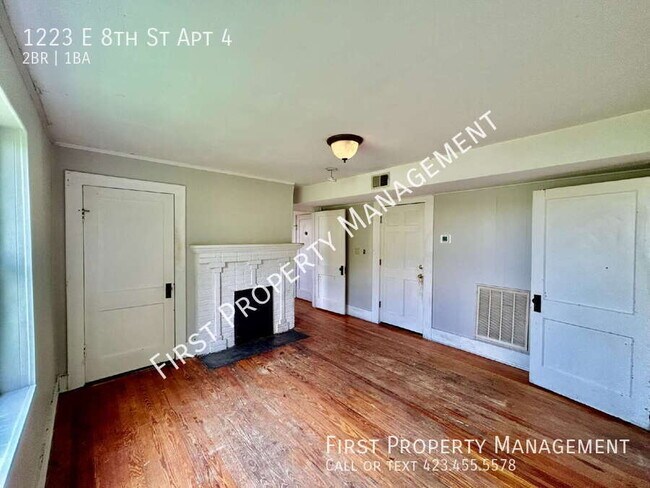 Building Photo - 1223 E 8th St
