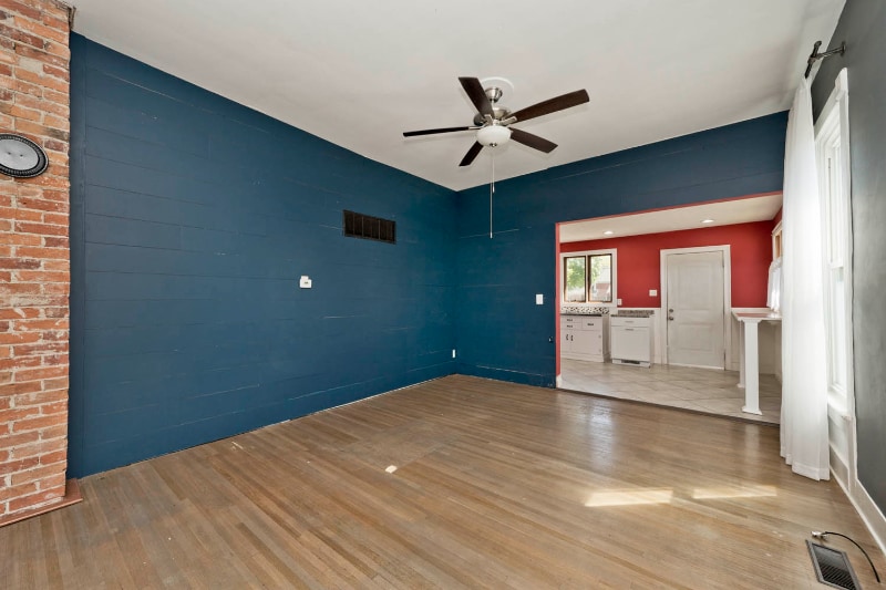 Building Photo - 427 Riley Ave