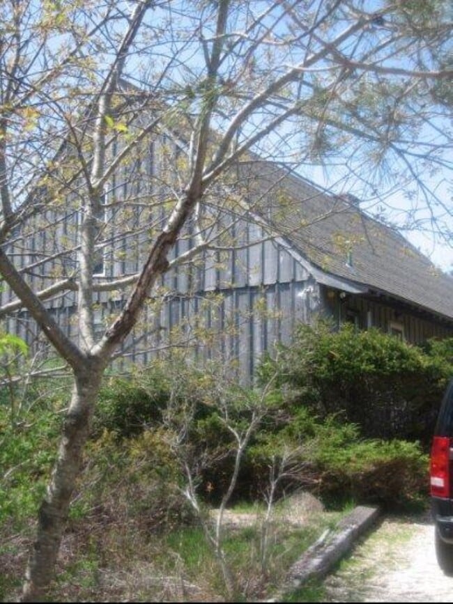 Building Photo - 32 Surf Dr