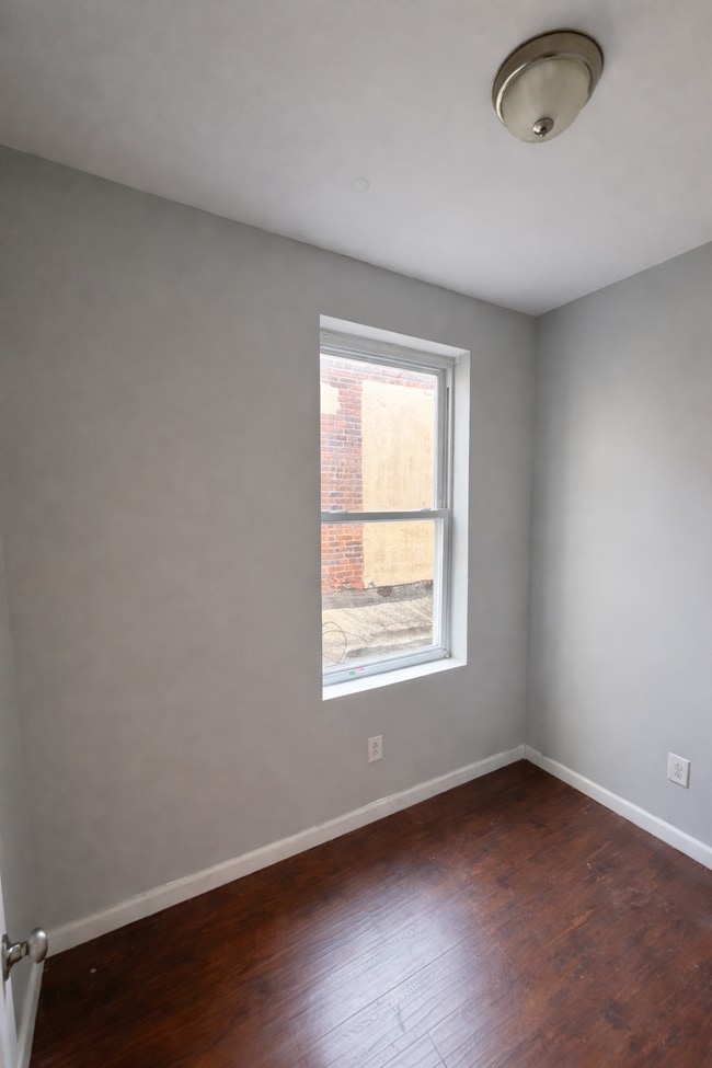 Building Photo - 2132 N 32nd St