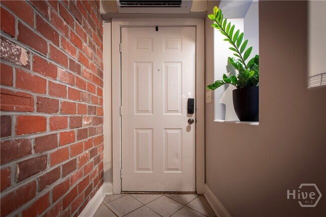 Building Photo - 760 E Campus Rd