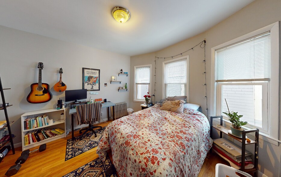Building Photo - 21 Tufts St