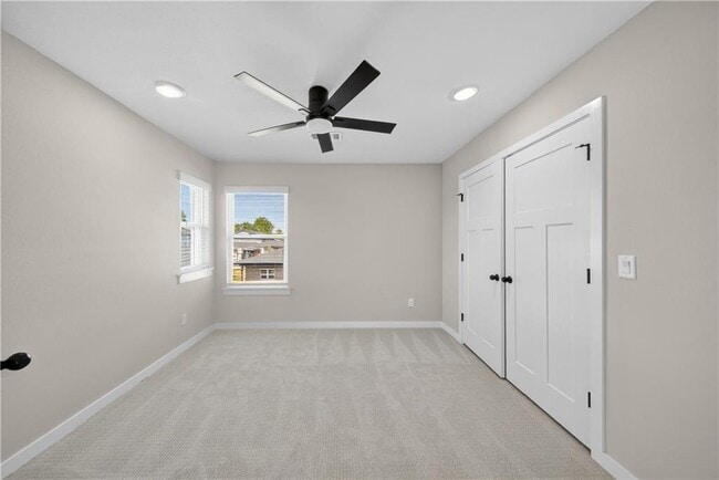 Building Photo - 603 Cosmos St