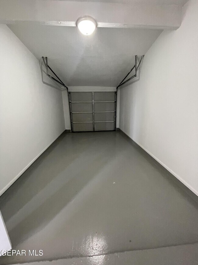 Building Photo - 312 Graphite Dr