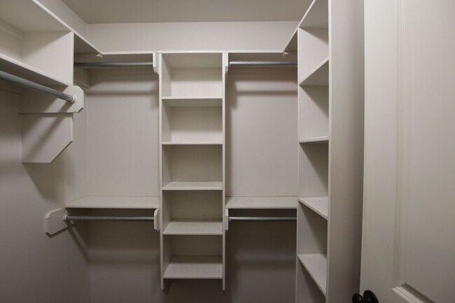 Building Photo - Tour Today! 3 Bedroom 2 Bath in Lindale ISD!