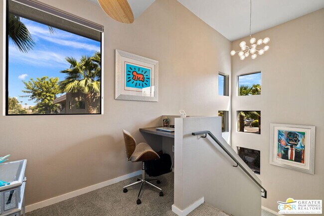 Building Photo - 930 E Palm Canyon Dr