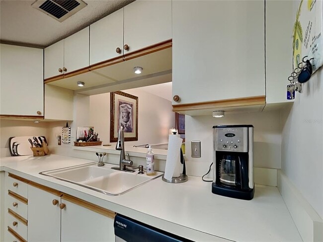 Building Photo - 6501 Stone River Rd