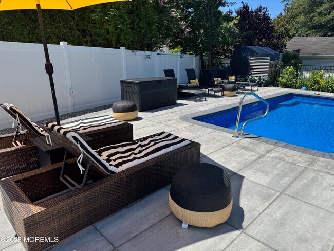 Building Photo - 141 Osborn Ave