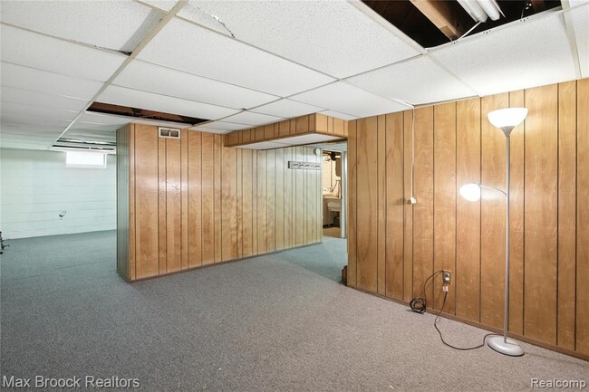 Building Photo - 25301 Ford St