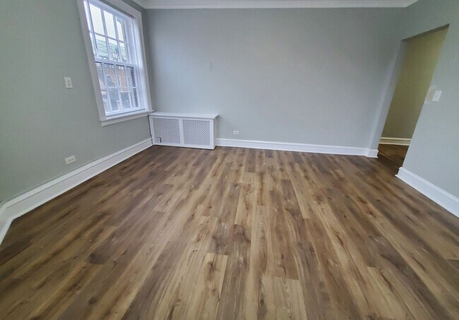 Building Photo - 695 Vernon Ave