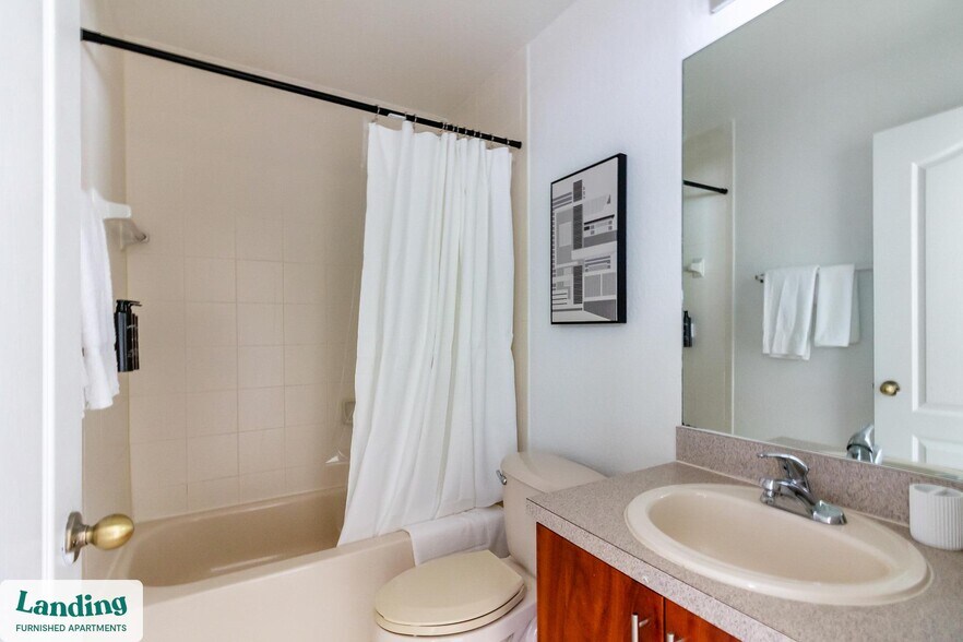 Building Photo - 1140 SE 24th Rd