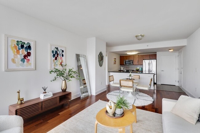 Building Photo - 88 Morgan St