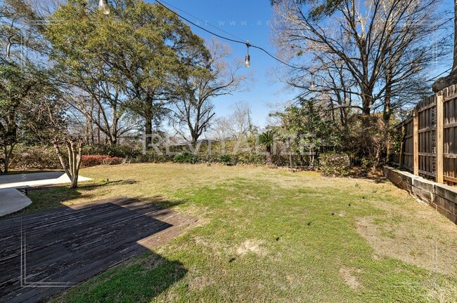 Building Photo - Immaculate 3BR / 2BA Home in Carriage Hills