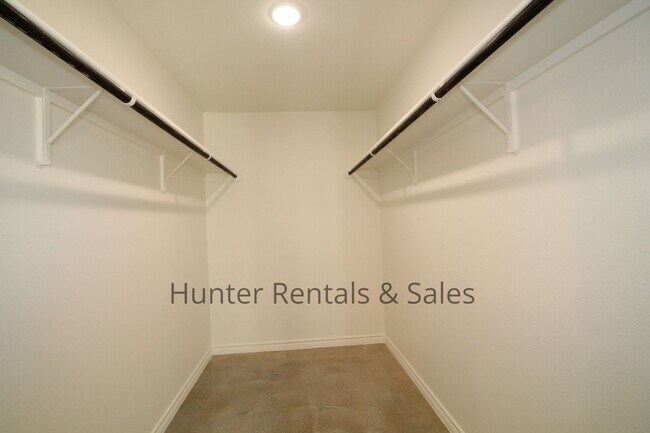 Building Photo - Exceptional 3 Bedroom Heights Duplex