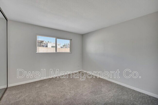 Building Photo - 805 N 3rd St