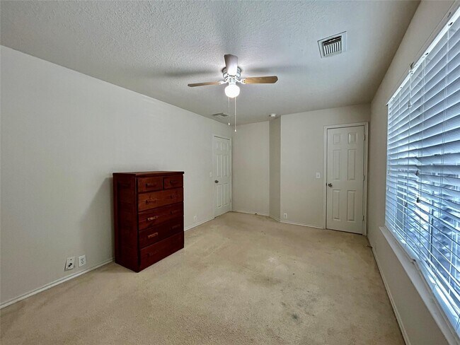 Building Photo - 10623 Sugar Trace Dr