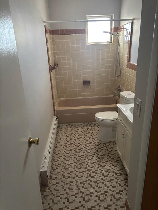 Bathroom - Bridgeton Arms Apartments