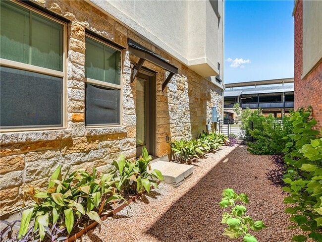 Building Photo - 13518 Galleria Cir