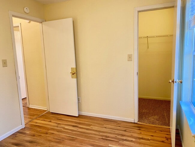 Building Photo - COMING SOON! Wonderful 3 Bedroom 2 Bathroo...