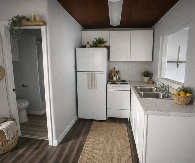 Building Photo - 8801 E Moonrise Ln