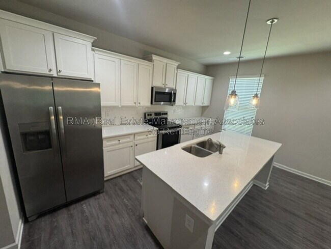 Building Photo - 1156 Burgundy Dr
